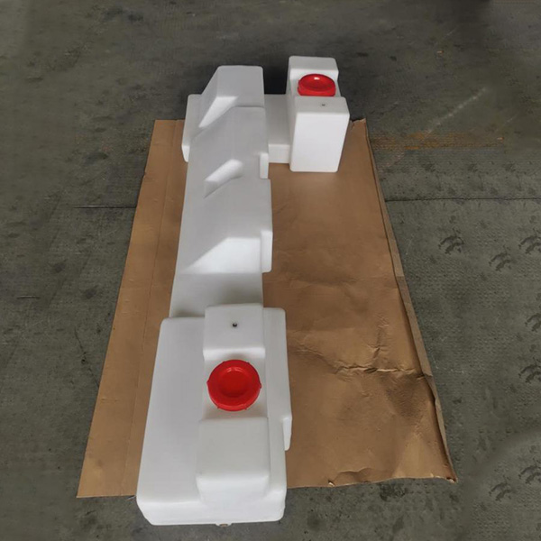 滾塑水箱模具工藝的特點(diǎn)